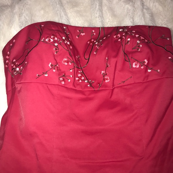 Express Embroidered Sheath Dress - Picture 2 of 3